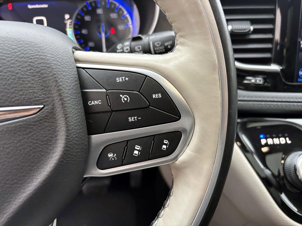 Used 2019 Chrysler Pacifica Limited w/ Advanced Safetytec Group image 18
