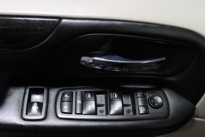 Used 2017 Dodge Grand Caravan SE w/ Power Window Group FWD image 16