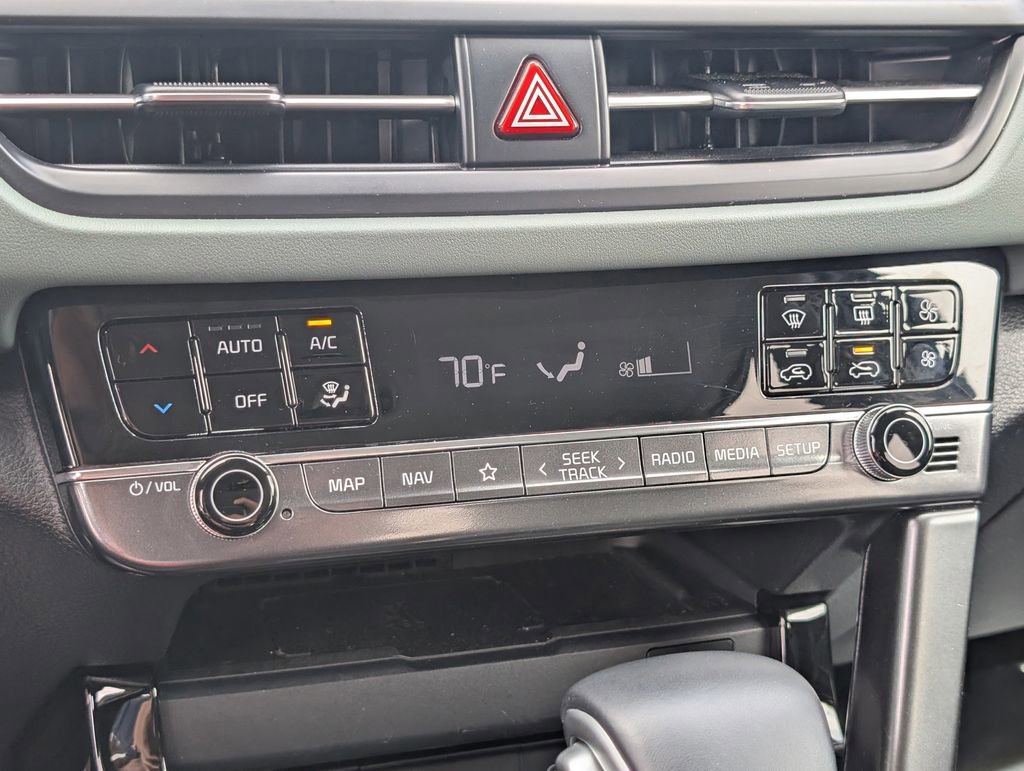 Certified 2025 Kia Seltos SX w/ SX Sunroof Package AWD/4WD image 30