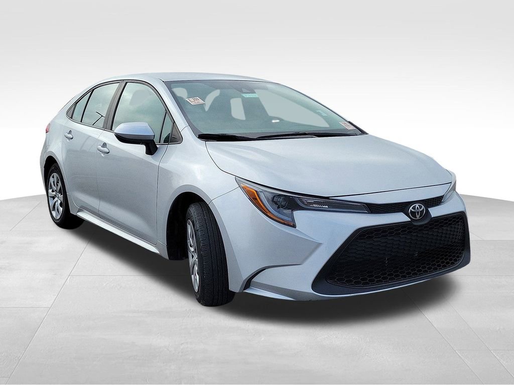 Used 2022 Toyota Corolla LE FWD image 3
