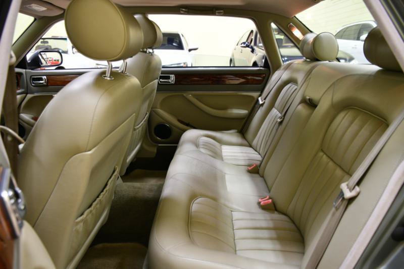 Used 1997 Jaguar XJ6 RWD image 45