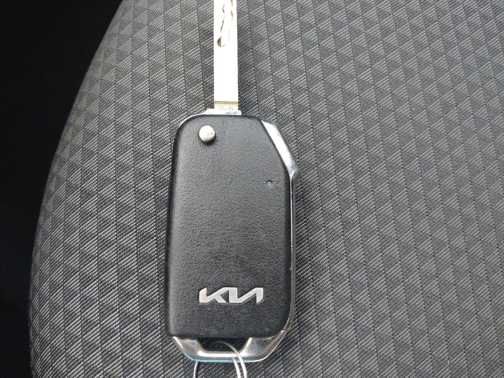 Used 2023 Kia Soul LX w/ LX Technology Package FWD image 32
