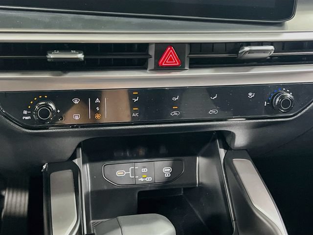 New 2026 Kia Sorento LX FWD image 15