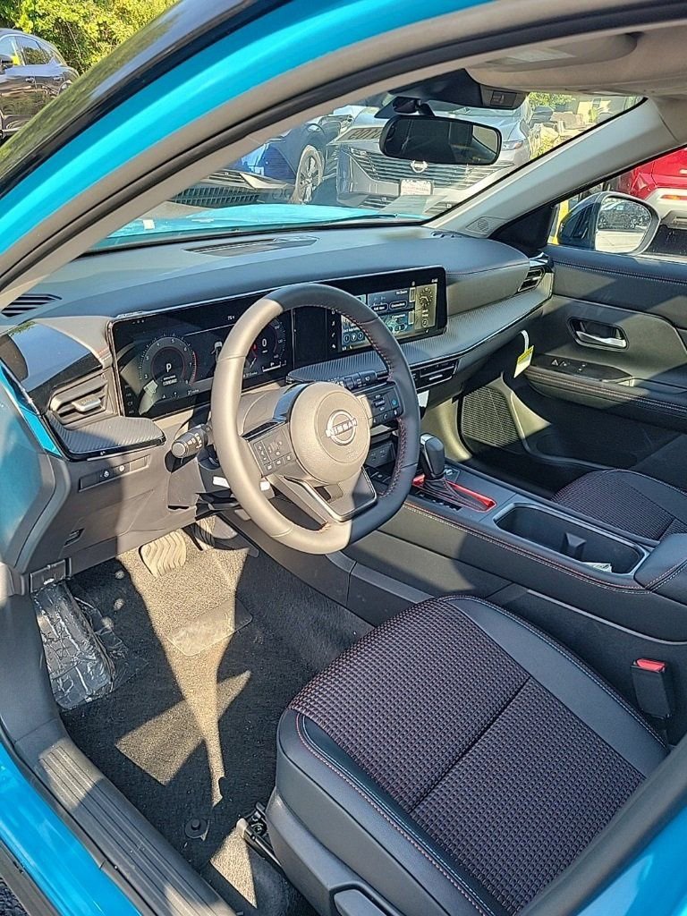Used 2025 Nissan Kicks SR w/ SR Premium Package image 21
