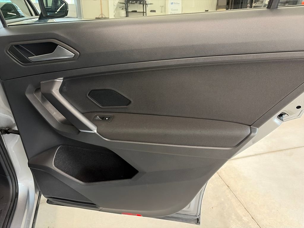 Used 2020 Volkswagen Tiguan S w/ 3rd Row Seat Package AWD/4WD image 27