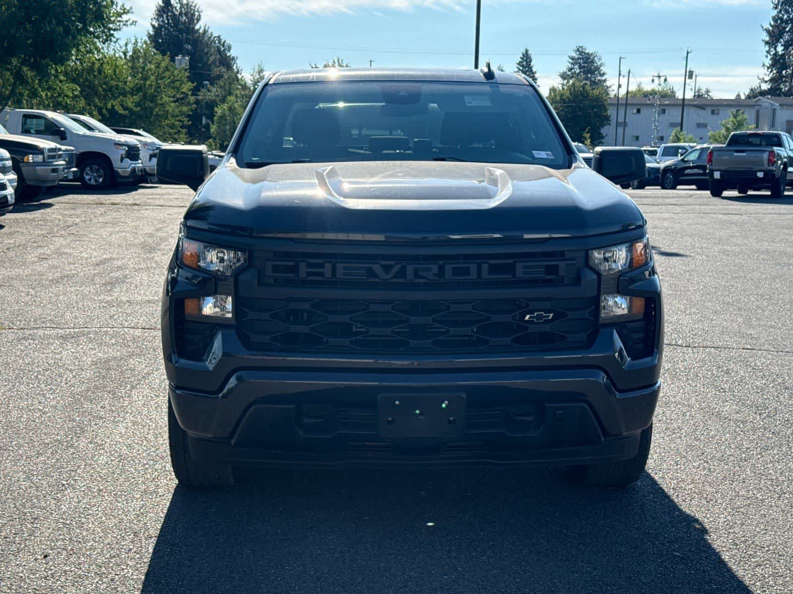 Used 2023 Chevrolet Silverado 1500 Custom AWD/4WD image 2