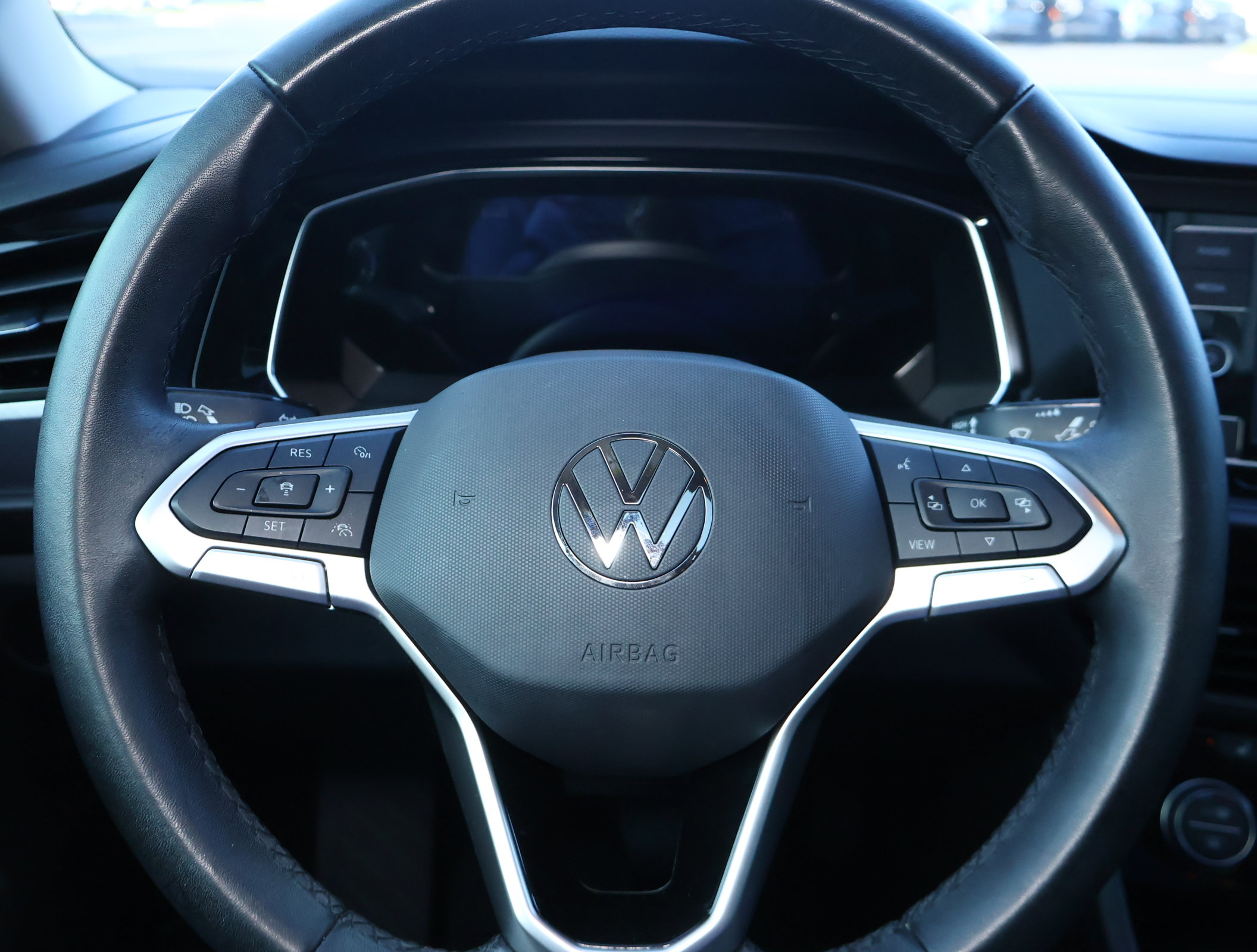 Used 2023 Volkswagen Jetta SE w/ Panoramic Sunroof Package FWD image 12