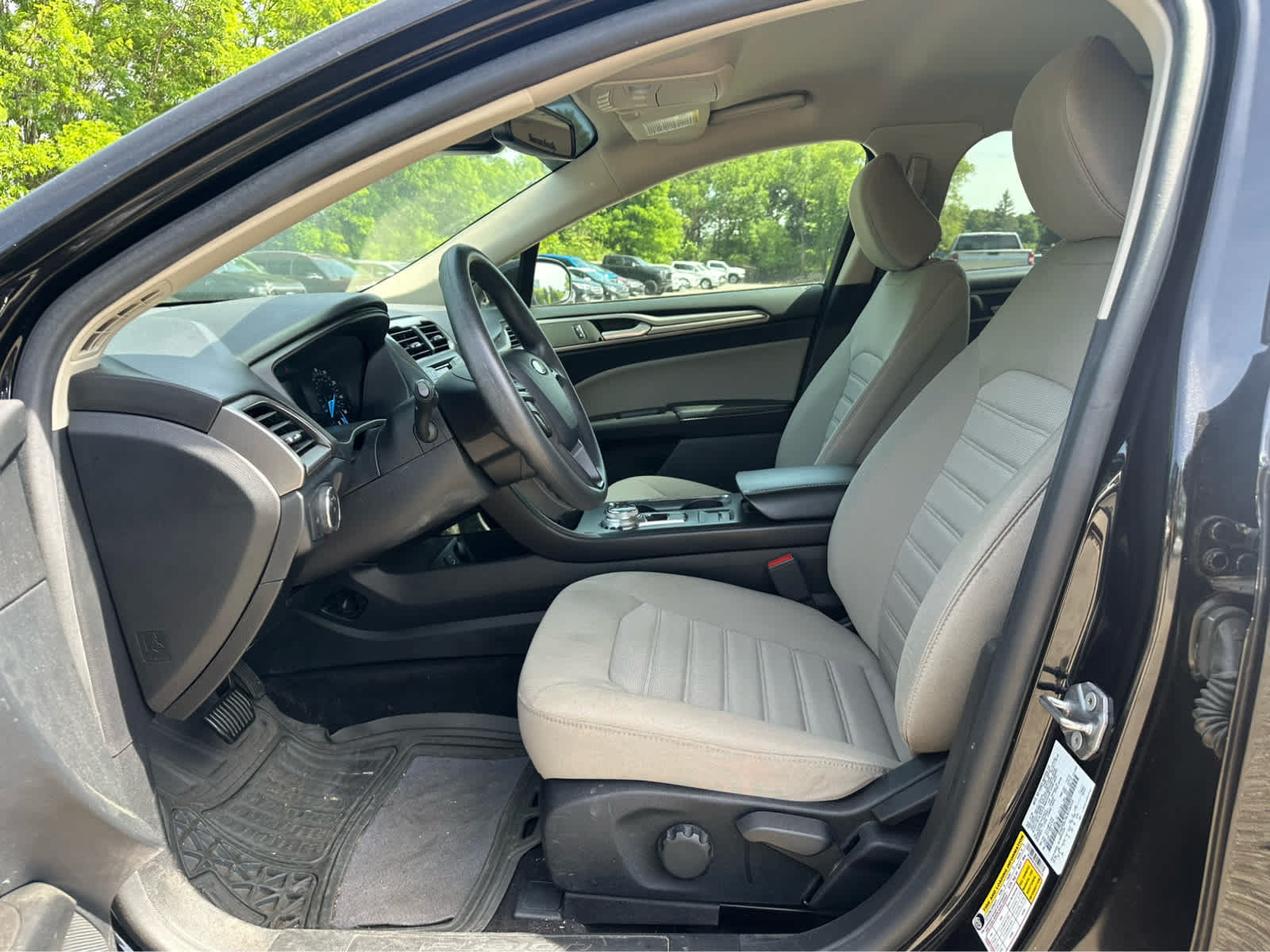 Used 2020 Ford Fusion S FWD image 9