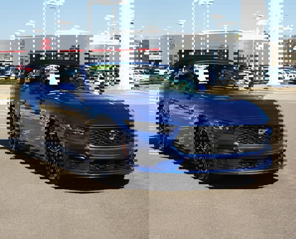 Used 2024 Ford Mustang Premium image 2