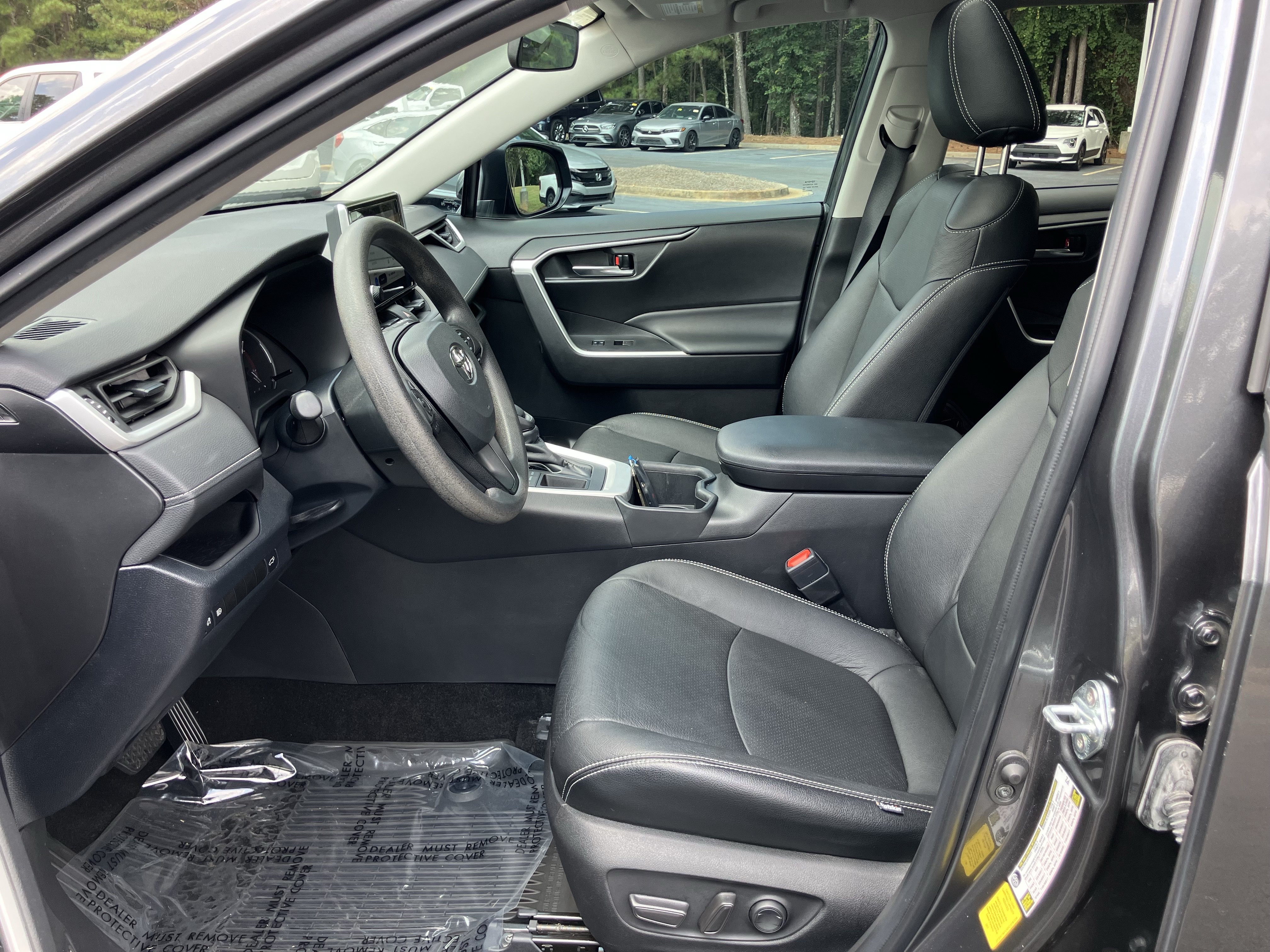 Used 2023 Toyota RAV4 XLE w/ Convenience Package FWD image 16