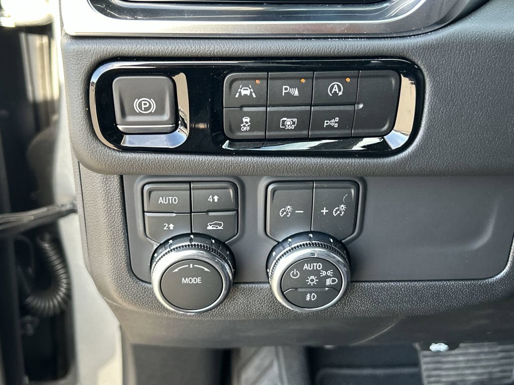New 2026 GMC Yukon XL Elevation AWD/4WD image 18
