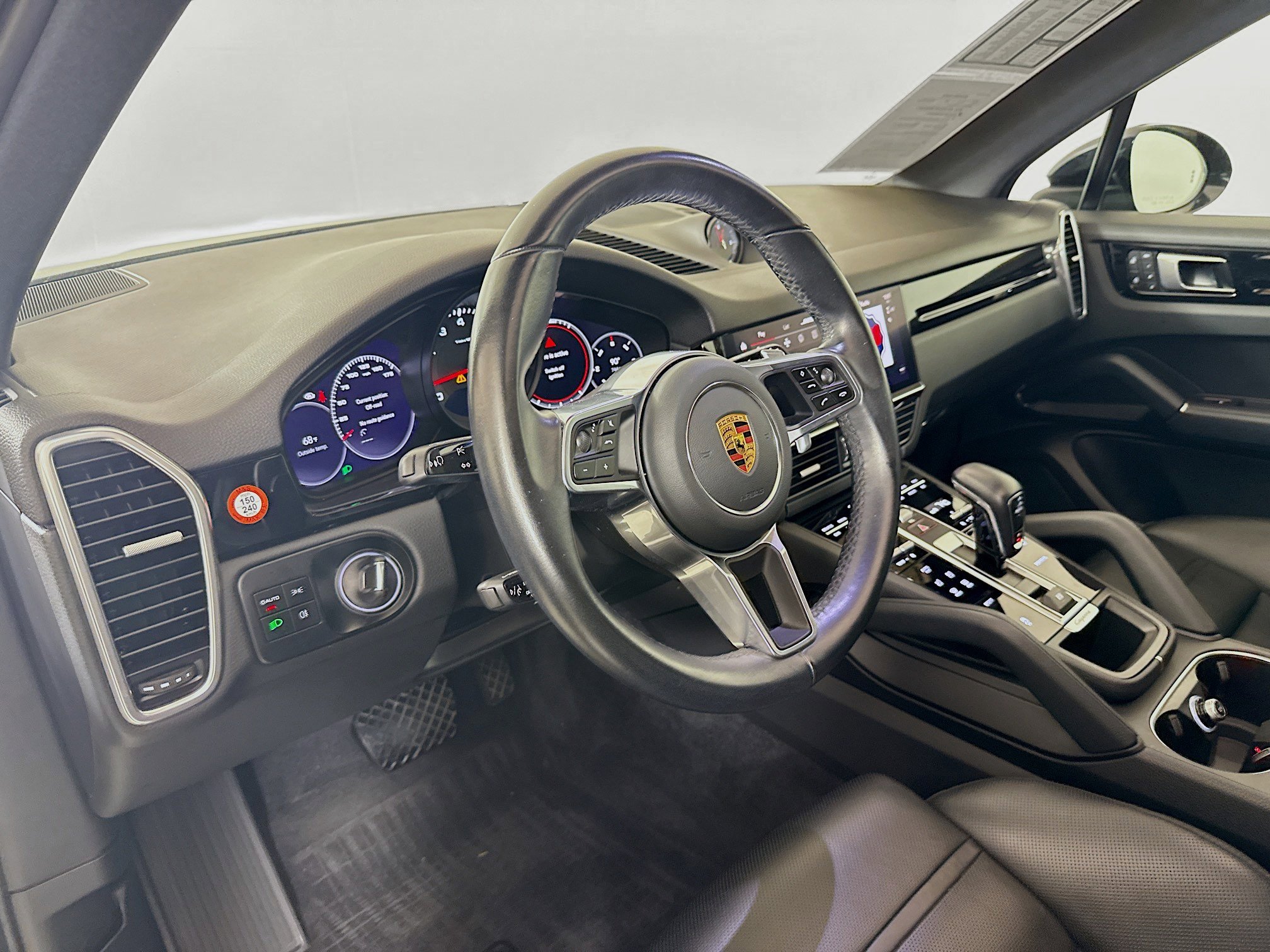 Used 2023 Porsche Cayenne image 9