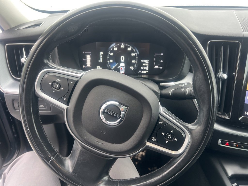 Used 2019 Volvo XC60 T6 Momentum w/ Premium Package image 8