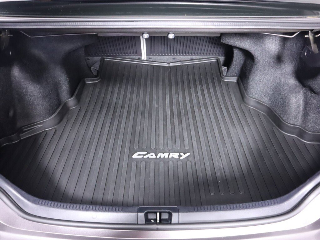 Used 2016 Toyota Camry XLE FWD image 31