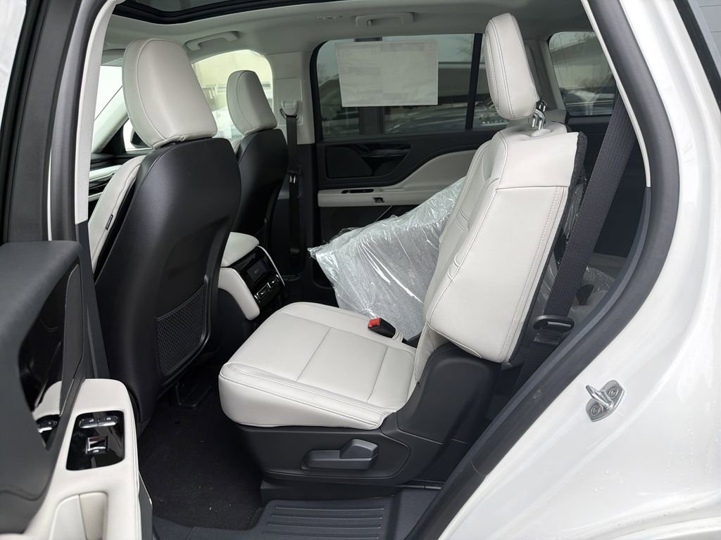 New 2026 Lincoln Aviator Premiere w/ Jet Appearance Package image 6