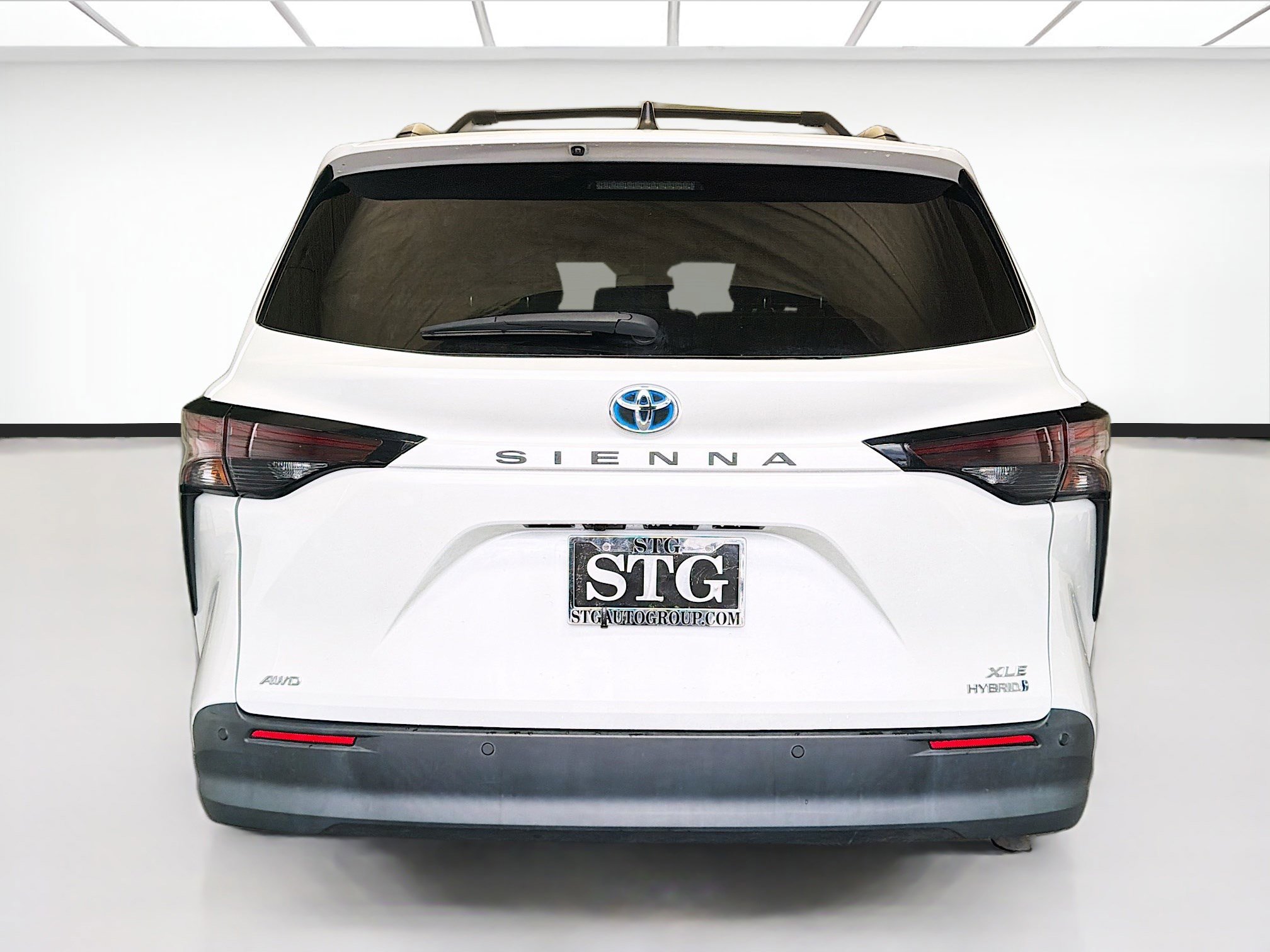 Used 2024 Toyota Sienna XLE w/ XLE Plus Package image 5