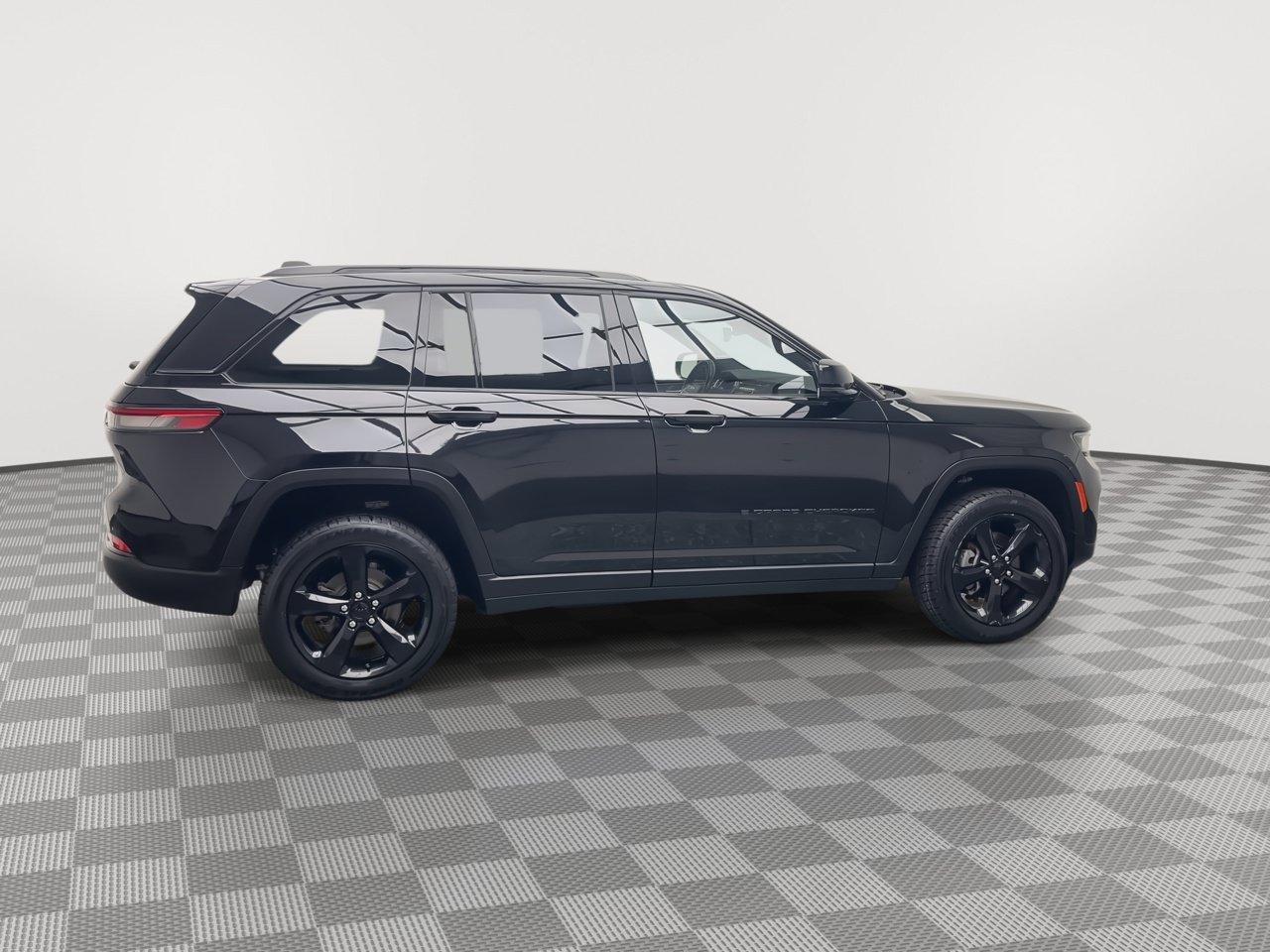 Used 2022 Jeep Grand Cherokee Altitude AWD/4WD image 39