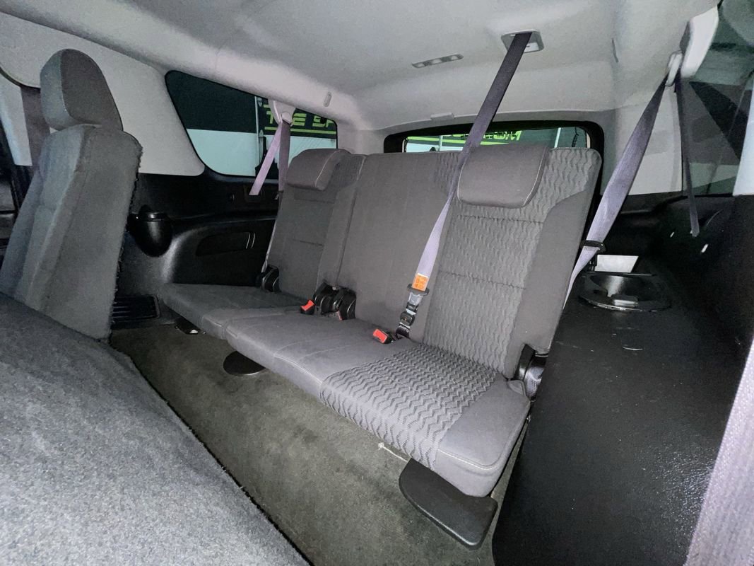 Used 2017 GMC Yukon XL SLE image 26