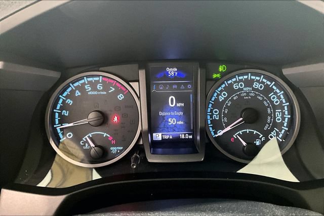 Used 2018 Toyota Tacoma TRD Sport AWD/4WD image 19