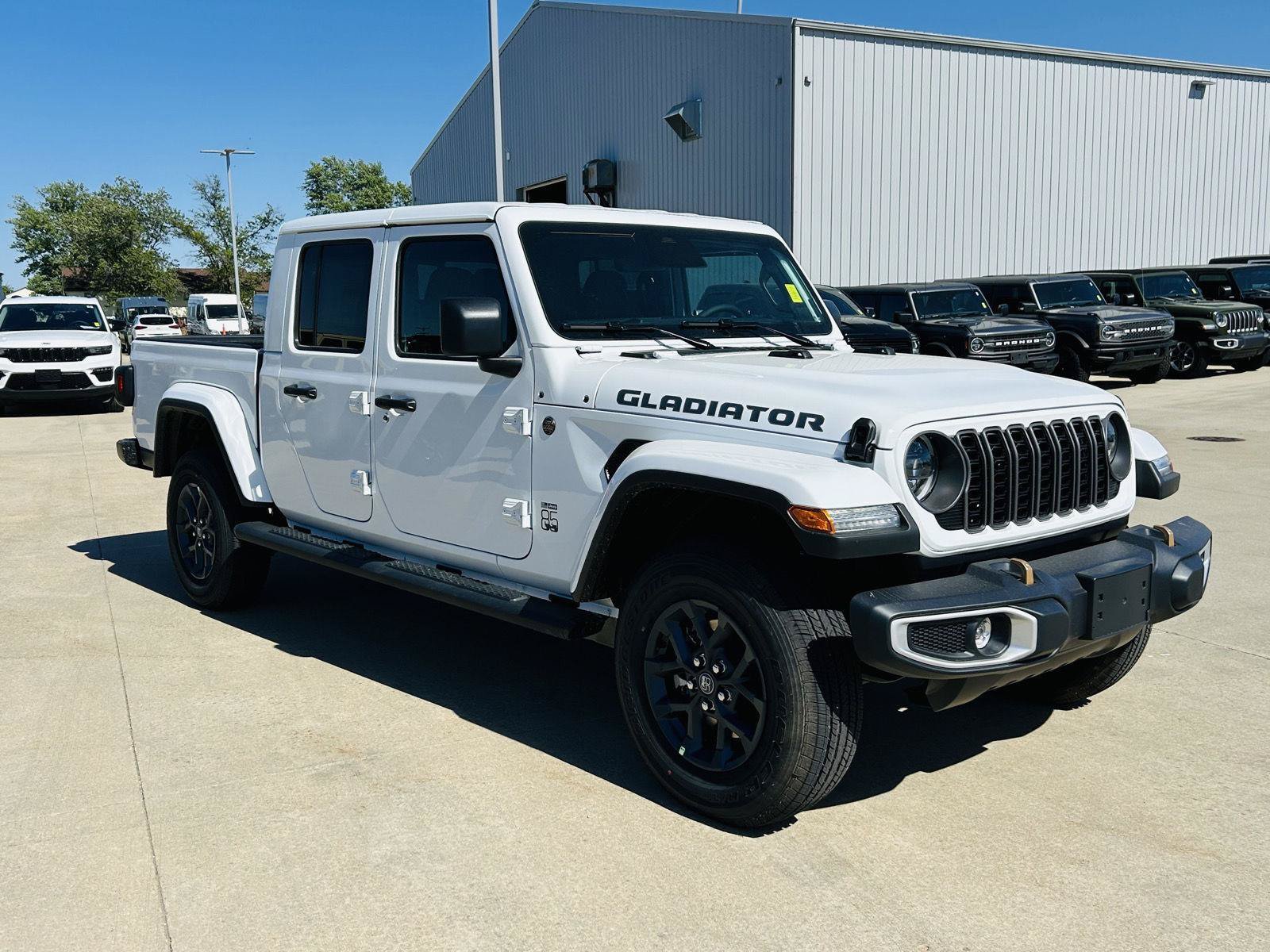 New 2026 Jeep Gladiator Overland AWD/4WD image 2