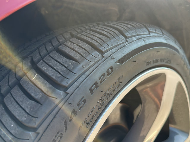 Used 2014 Dodge Challenger SXT RWD image 7