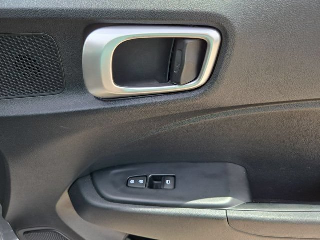 Used 2025 Hyundai Venue SEL FWD image 33
