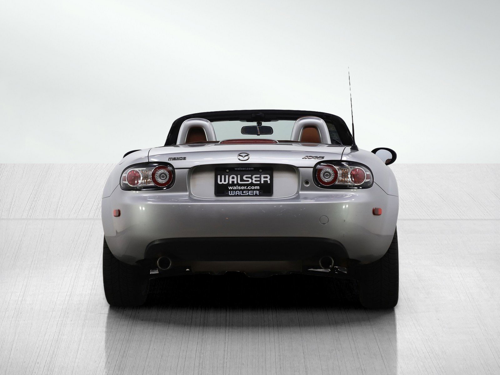 Used 2006 MAZDA MX-5 Miata Grand Touring w/ Premium Pkg image 4