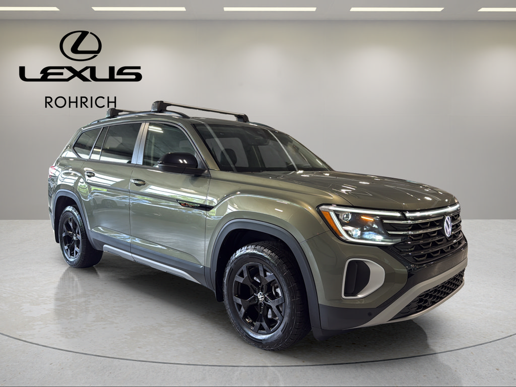 Used 2024 Volkswagen Atlas Peak Edition SEL AWD/4WD image 4