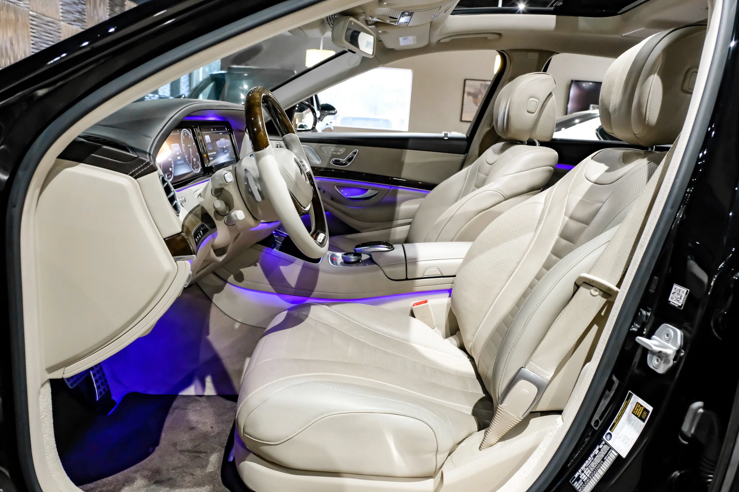 Used 2016 Mercedes-Benz S 550 Sedan image 4