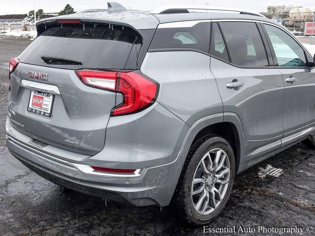 Used 2024 GMC Terrain Denali w/ Denali Premium Package image 7