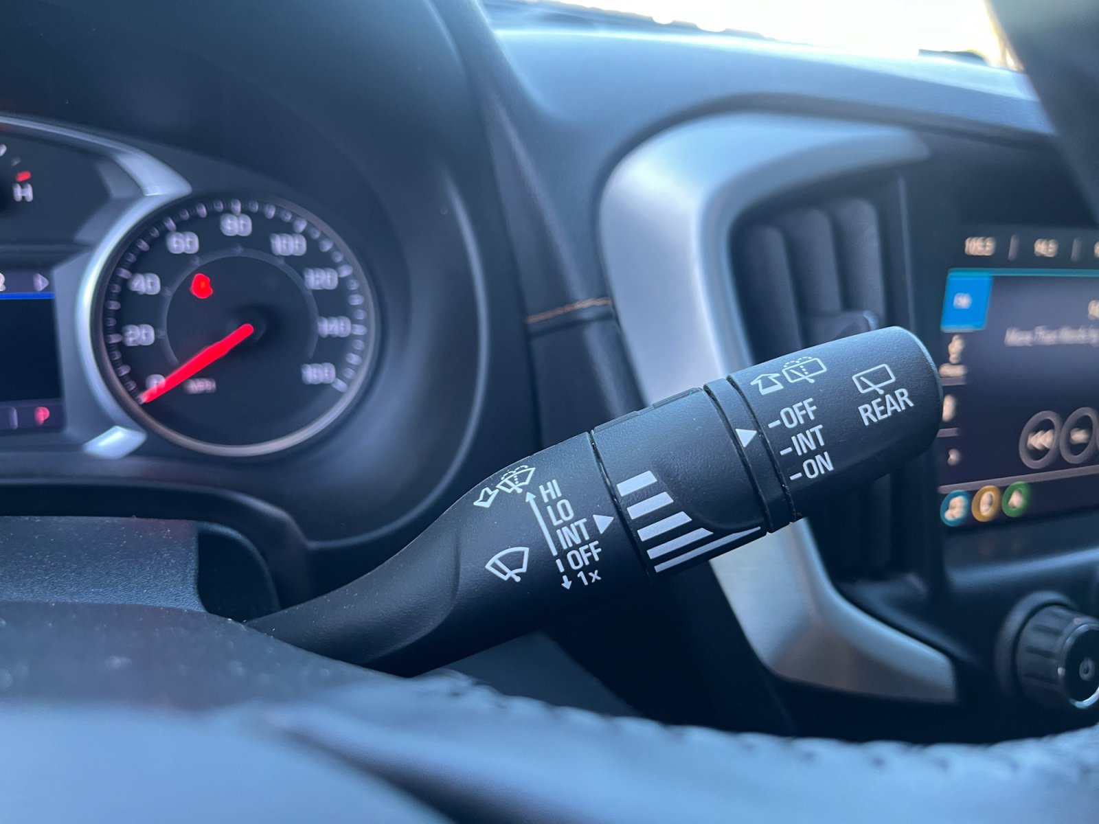 Used 2020 GMC Terrain SLT w/ Preferred Package image 11