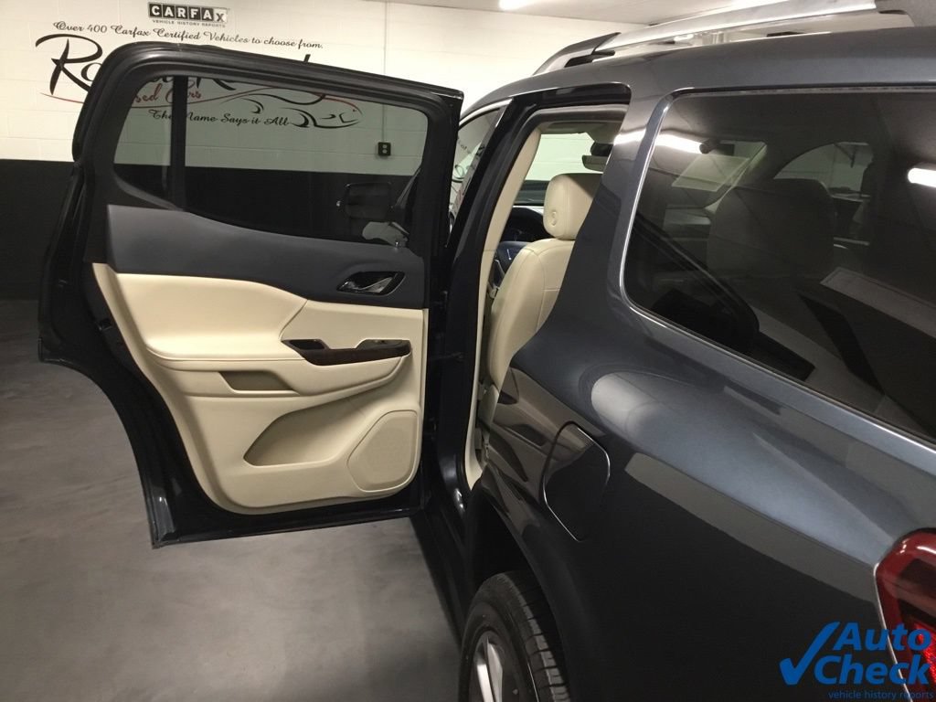 Used 2020 GMC Acadia Denali AWD/4WD image 28