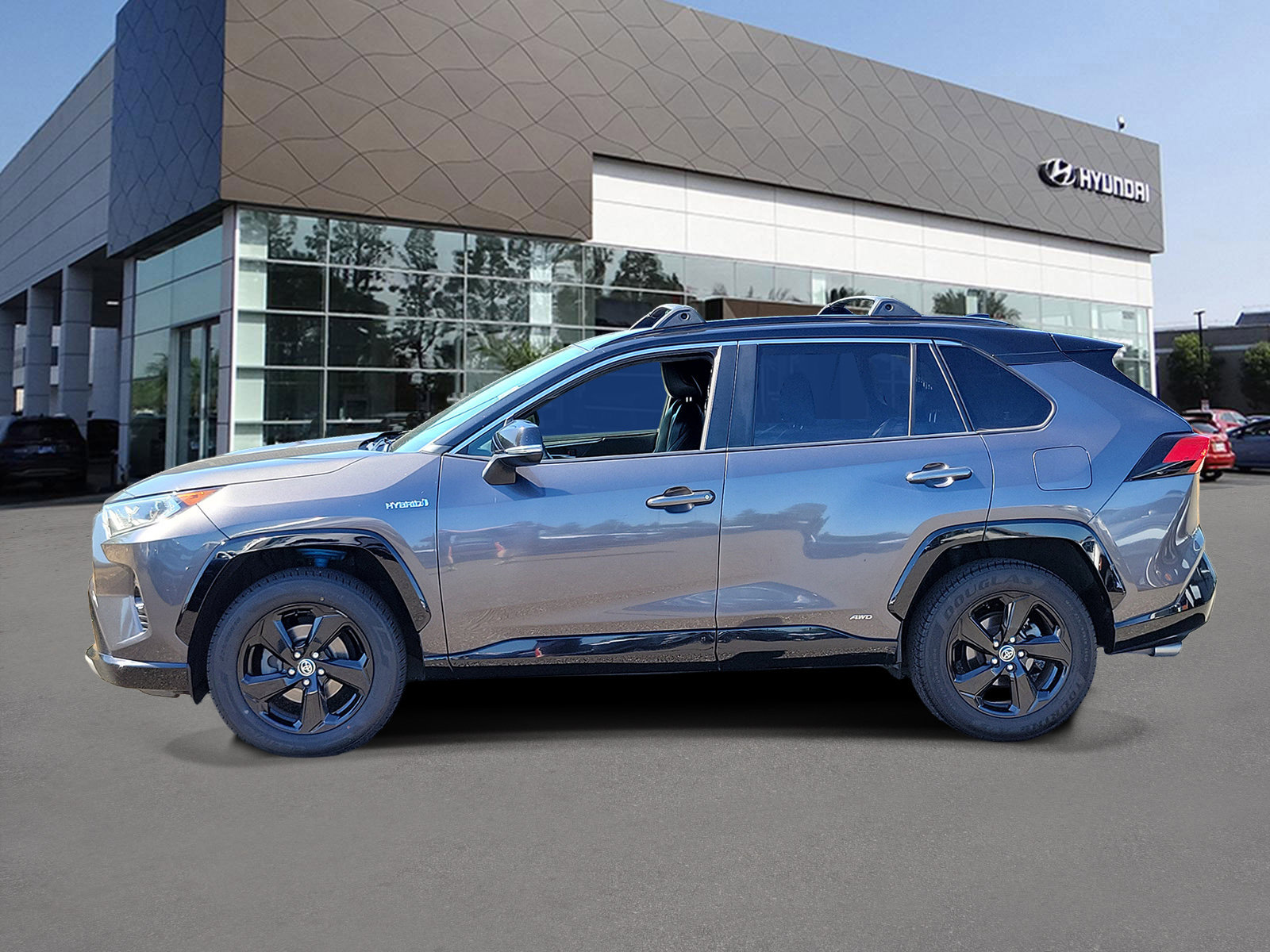 Used 2020 Toyota RAV4 XSE w/ XSE Grade Weather Package AWD/4WD image 3