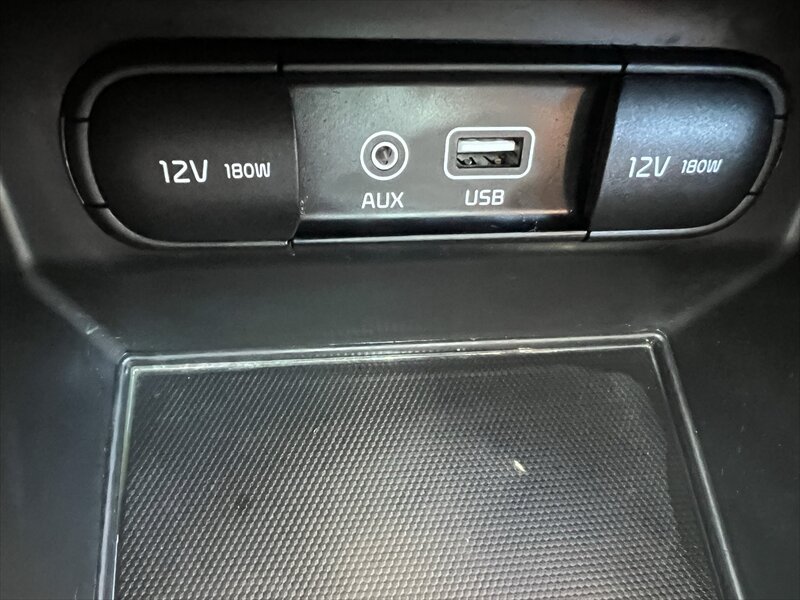 Used 2016 Kia Sorento SX FWD image 9