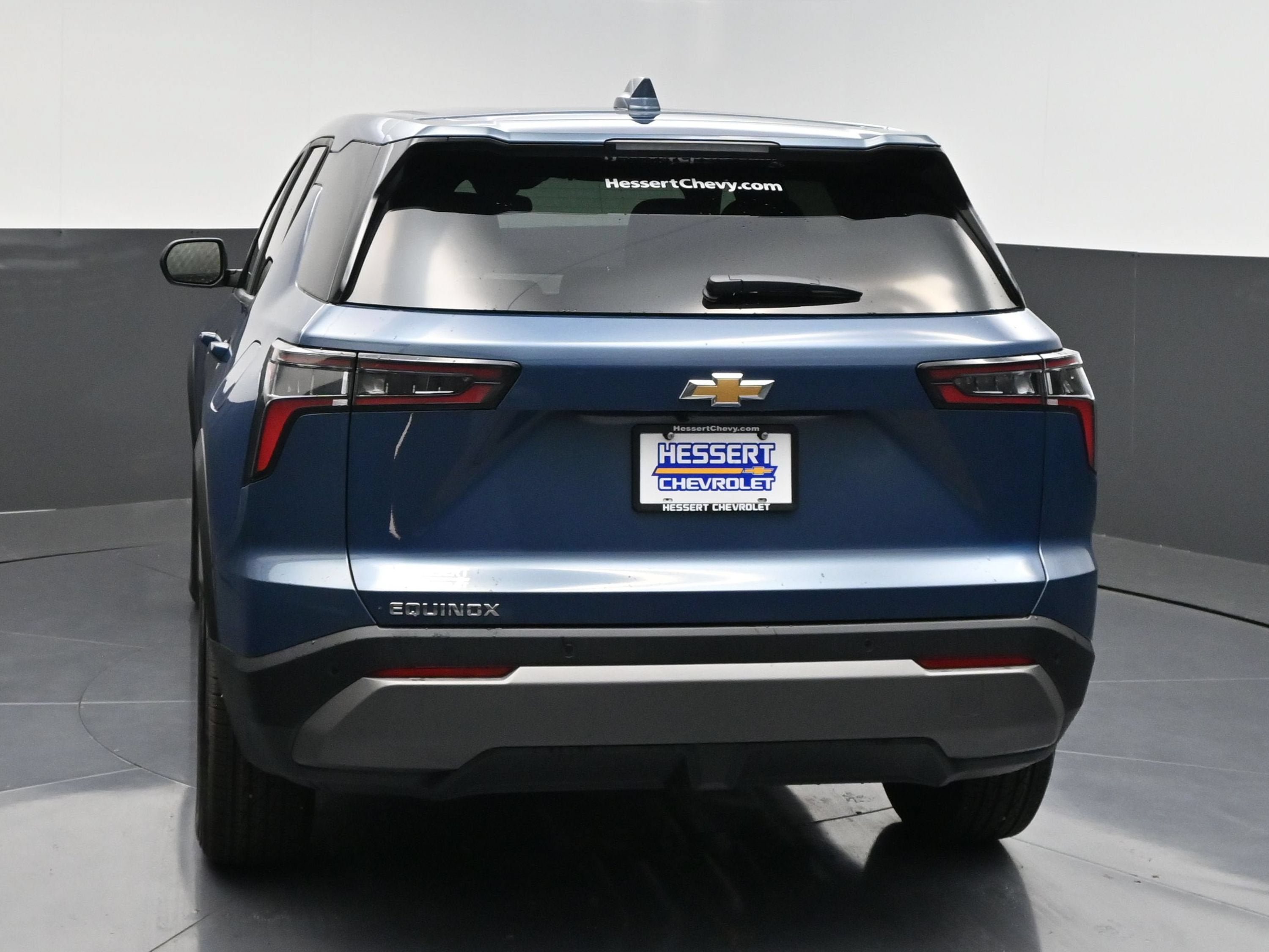 New 2027 Chevrolet Equinox LT FWD image 7