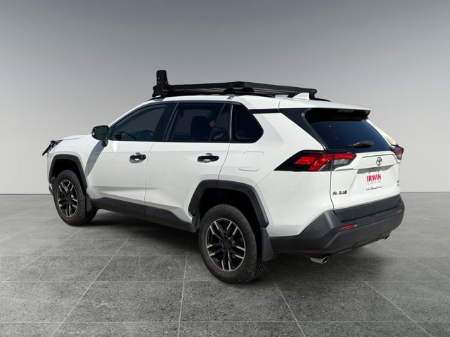 Used 2020 Toyota RAV4 XLE w/ Convenience Package AWD/4WD image 4