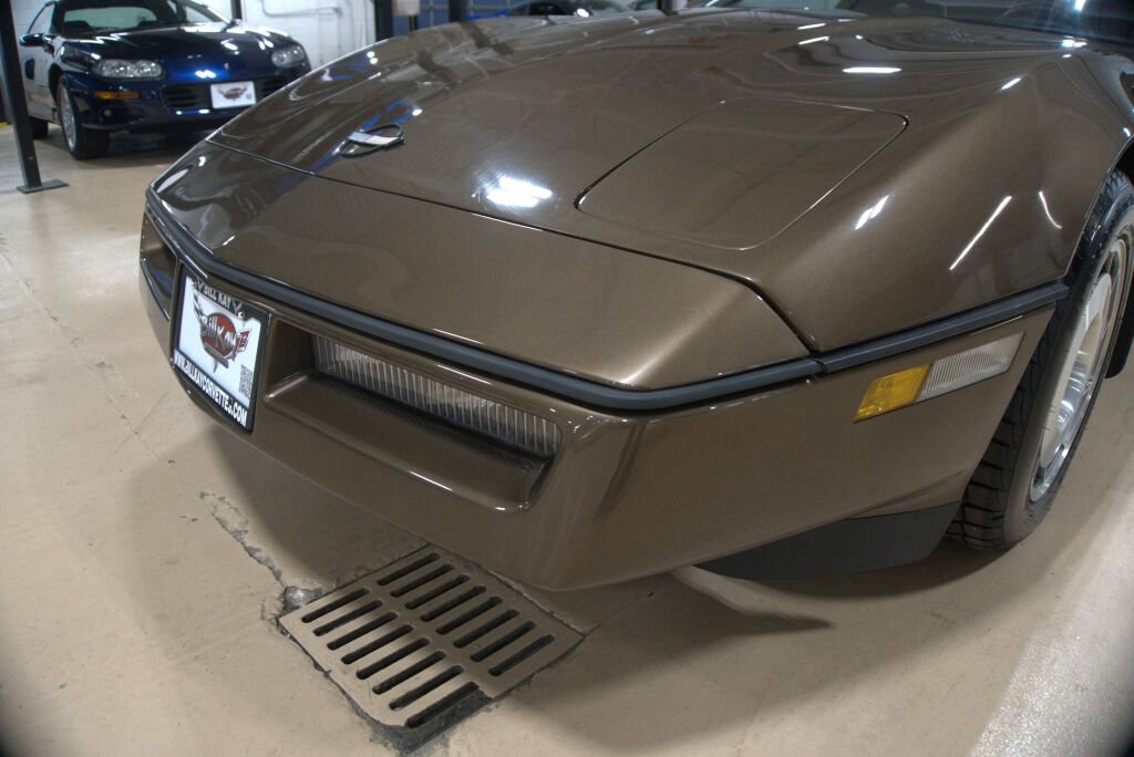 Used 1986 Chevrolet Corvette Convertible image 10