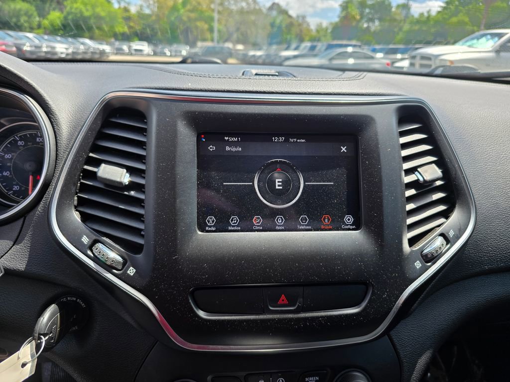 Certified 2019 Jeep Cherokee Latitude w/ Popular Appearance Group image 24