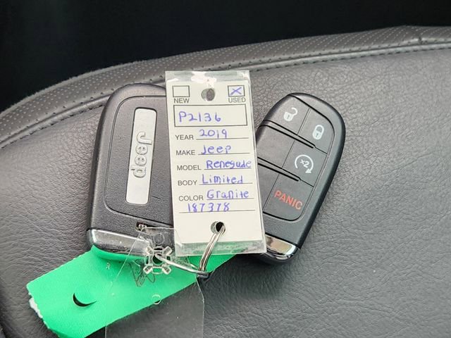 Used 2019 Jeep Renegade Limited image 31