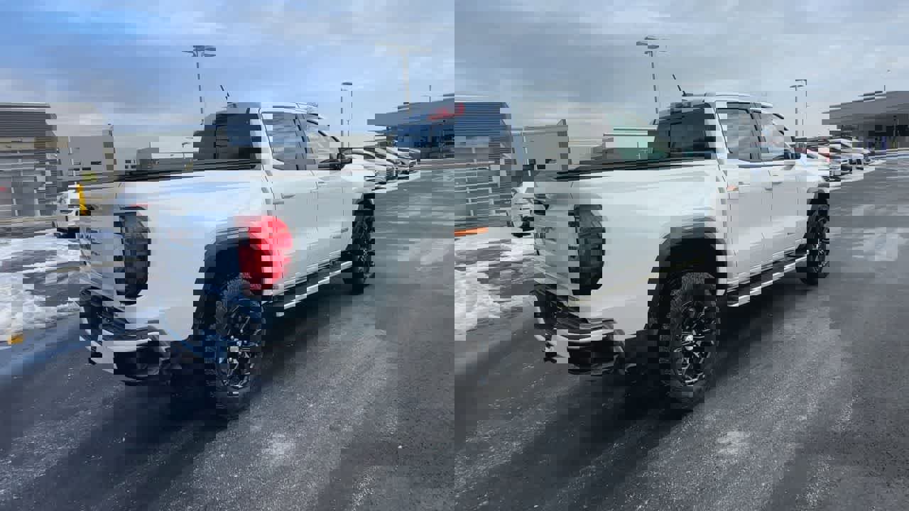 Used 2024 GMC Canyon Elevation w/ Convenience Package image 8