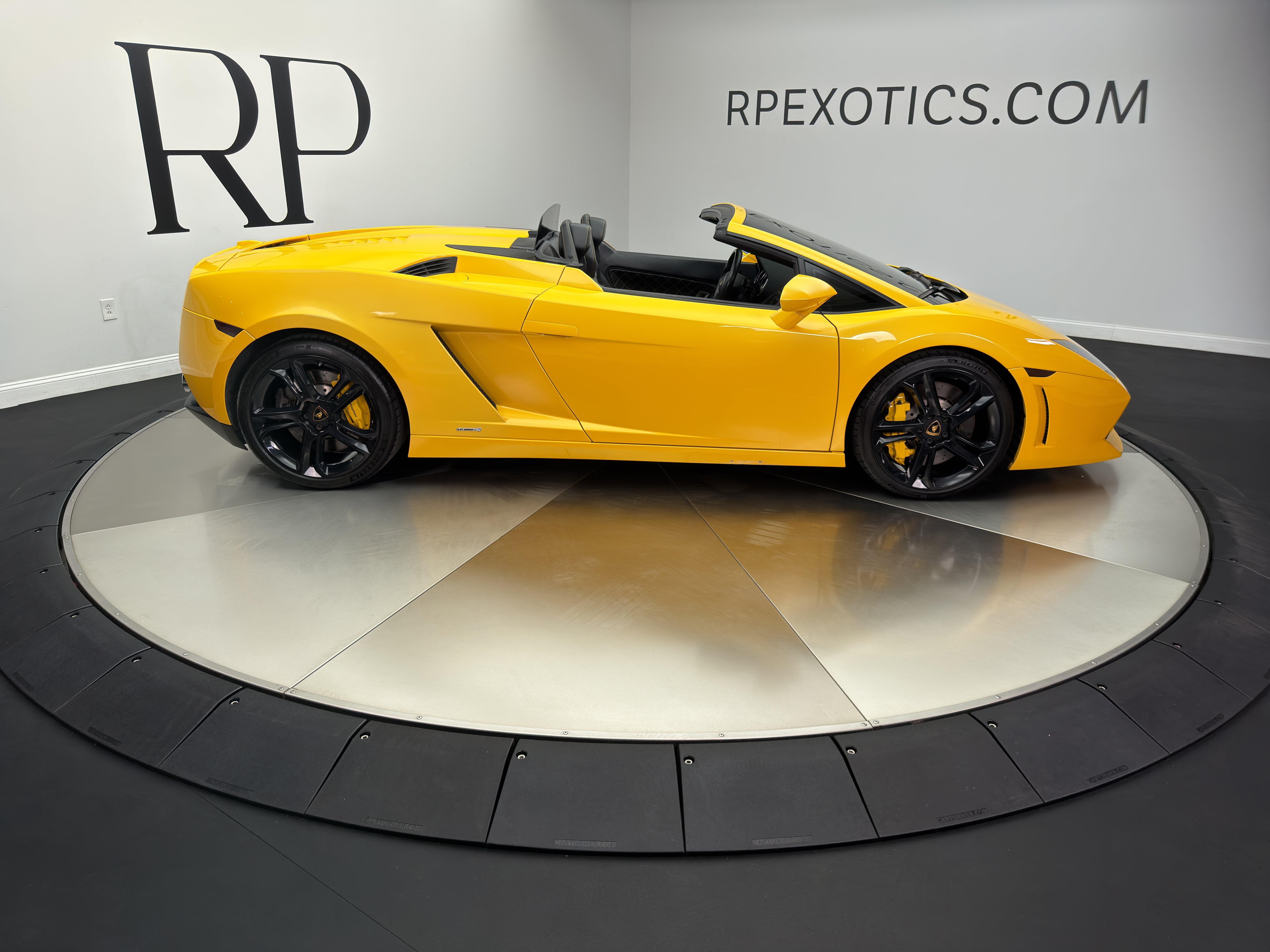 Used 2011 Lamborghini Gallardo LP 560-4 AWD/4WD image 7