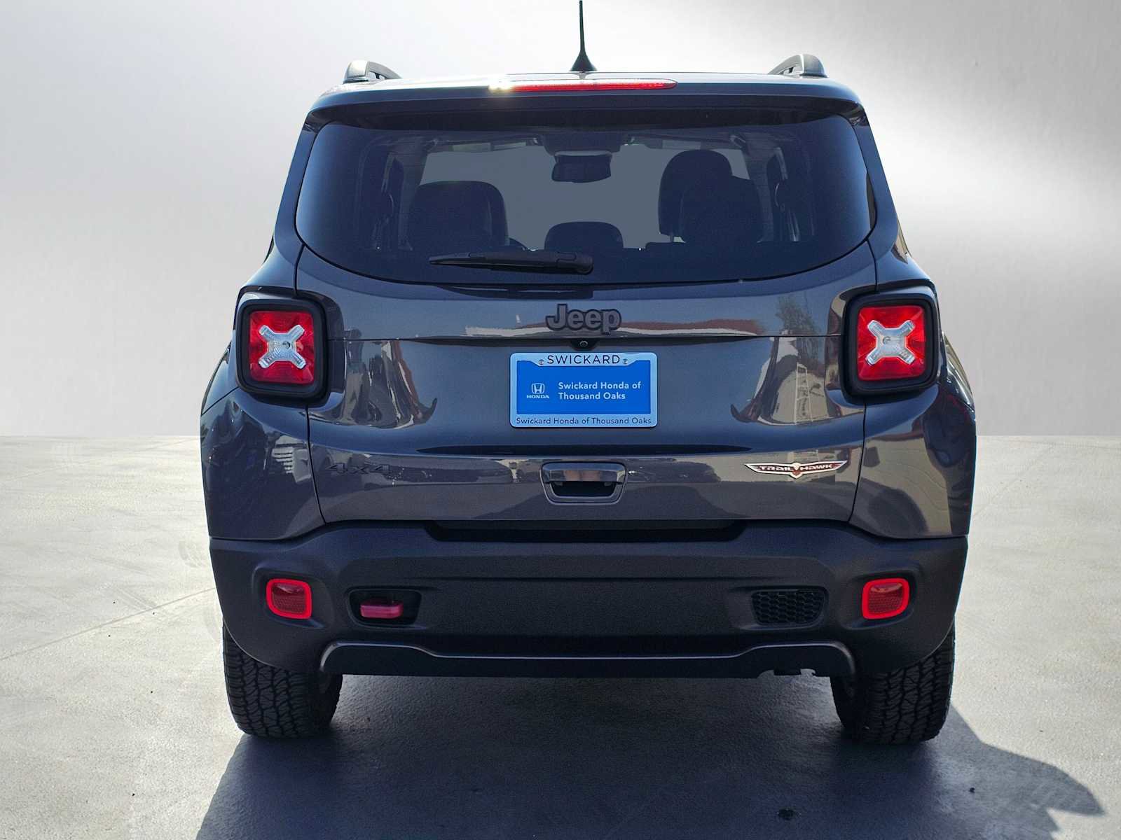Used 2022 Jeep Renegade Trailhawk AWD/4WD image 4
