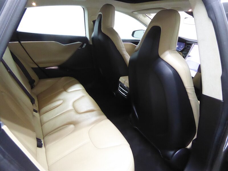 Used 2015 Tesla Model S 70D AWD/4WD image 29