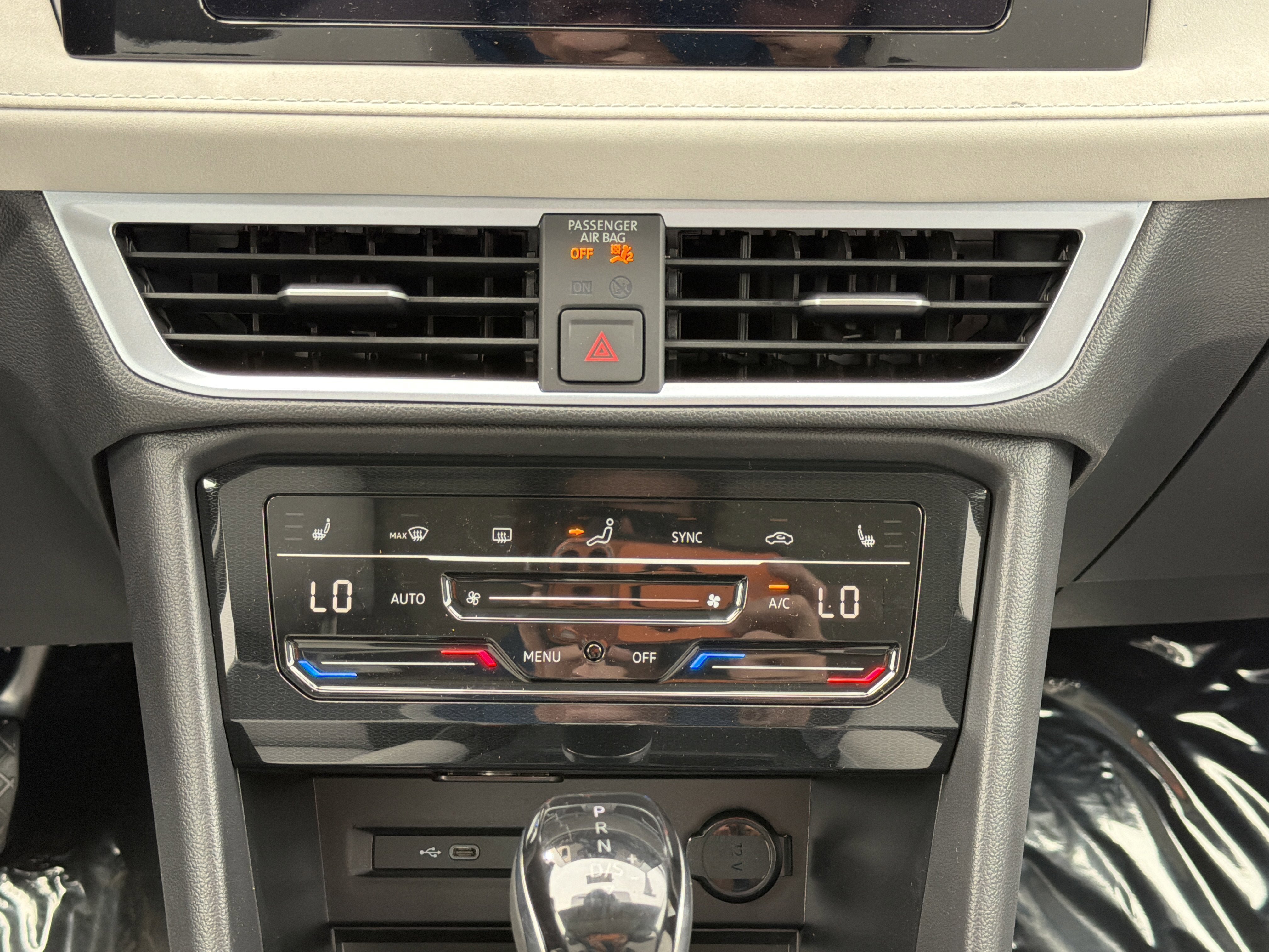New 2026 Volkswagen Taos SE AWD/4WD image 20