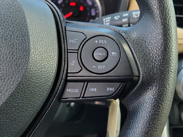 Used 2021 Toyota RAV4 LE FWD image 22