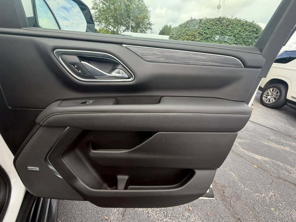 Certified 2023 GMC Yukon XL SLT AWD/4WD image 19