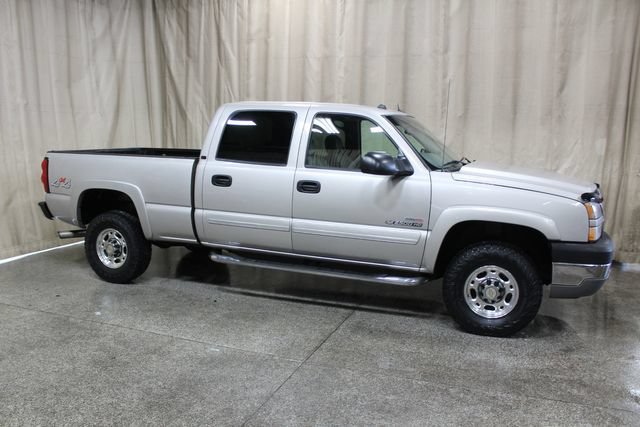 Used 2005 Chevrolet Silverado 2500 LT w/ Heavy-Duty Power Package AWD/4WD image 3