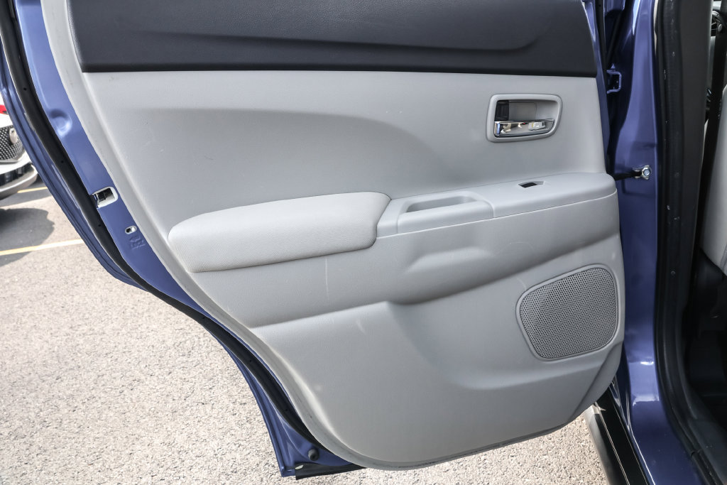 Used 2017 Mitsubishi Outlander Sport ES FWD image 23