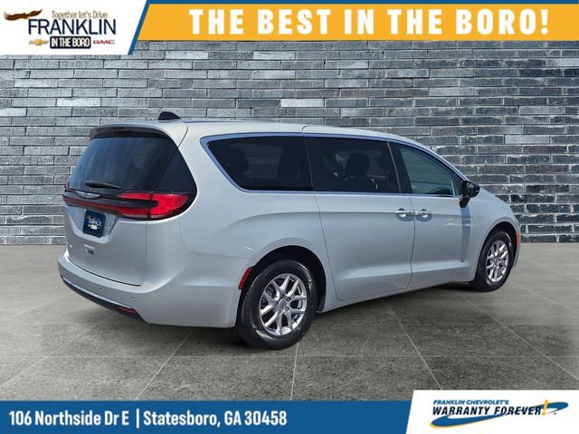 Used 2024 Chrysler Pacifica Touring-L FWD image 6