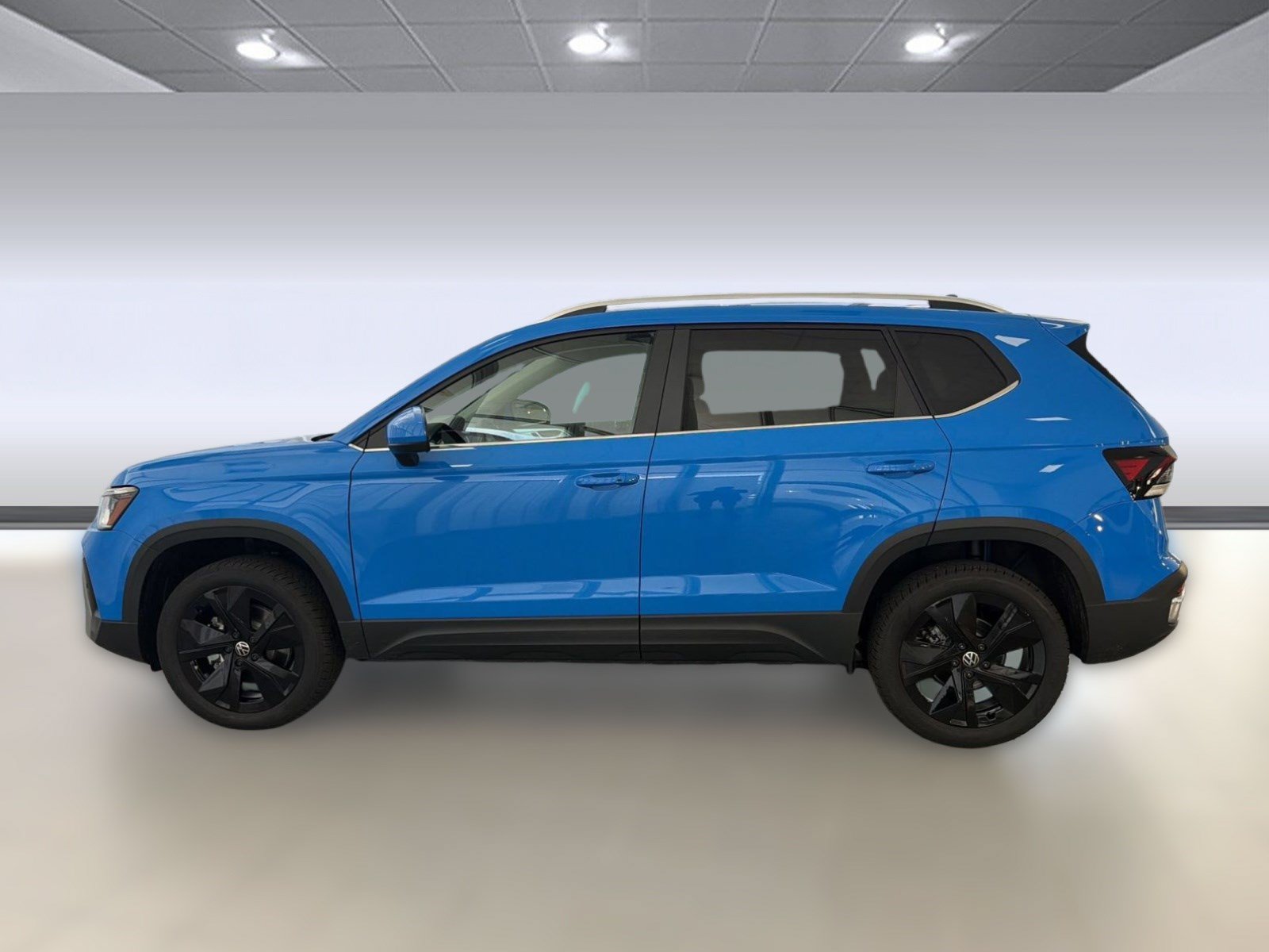 New 2026 Volkswagen Taos SE FWD image 2